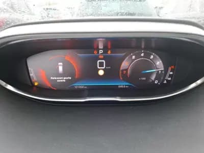 Vendo Peugeot 5008 2022 - 18990 EUR, 101202 km - AUTO.MOTO.pt