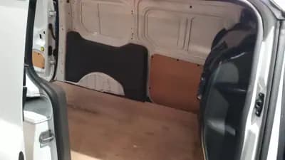 Vendo Ford Transit Connect 2021 - 16000 EUR, 122900 km - AUTO.MOTO.pt