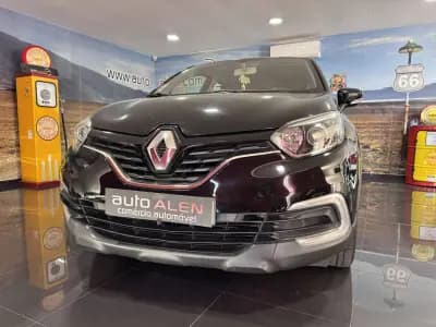 Vendo Renault Captur 2017 - 13750 EUR, 136000 km - AUTO.MOTO.pt