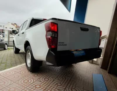 Vendo Isuzu D-Max 2023 - 32950 EUR, 109000 km - AUTO.MOTO.pt