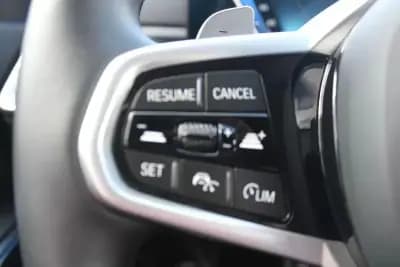 Vendo BMW 330 2025 - 54980 EUR, 18652 km - AUTO.MOTO.pt