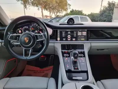 Vendo Porsche Panamera Sport Turismo 2018 - 84990 EUR, 147000 km - AUTO.MOTO.pt