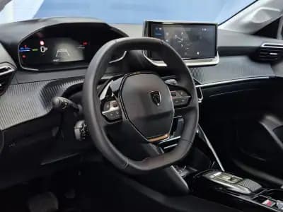 Vendo Peugeot 208 2023 - 29250 EUR, 4874 km - AUTO.MOTO.pt