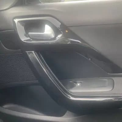 Vendo Peugeot 208 2016 - 9990 EUR, 103782 km - AUTO.MOTO.pt