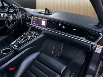 Sell Porsche Panamera Sport Turismo 2021 - 83800 EUR, 95000 km - AUTO.MOTO.pt