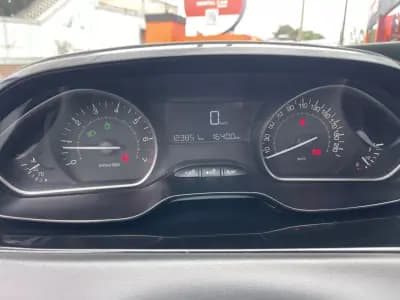 Sell Peugeot 208 2015 - 8250 EUR, 123851 km - AUTO.MOTO.pt