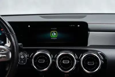 Vendo Mercedes-Benz CLA 180 2022 - 34950 EUR, 67000 km - AUTO.MOTO.pt