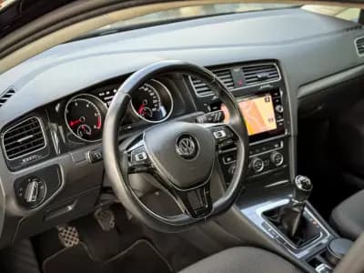 Vendo Volkswagen Golf Variant 2019 - 13590 EUR, 180000 km - AUTO.MOTO.pt
