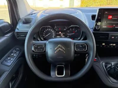 Sell Citroën Berlingo 2021 - 18500 EUR, 211000 km - AUTO.MOTO.pt