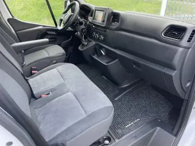 Vendo Renault Master 2021 - 21490 EUR, 245335 km - AUTO.MOTO.pt