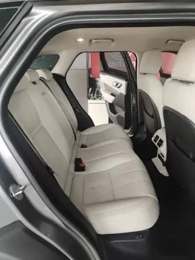 Vendo Land Rover Range Rover Velar 2018 - 34450 EUR, 154350 km - AUTO.MOTO.pt