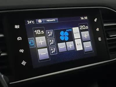 Vendo Peugeot 308 2018 - 12950 EUR, 134000 km - AUTO.MOTO.pt