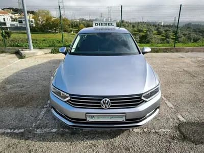 Vendo Volkswagen Passat 2019 - 18950 EUR, 155079 km - AUTO.MOTO.pt