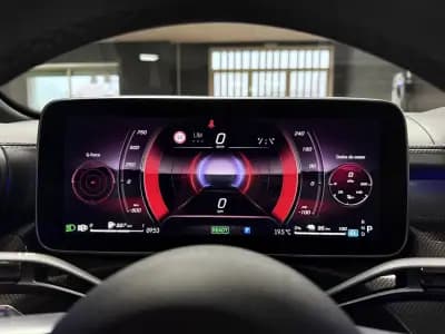 Vendo Mercedes-Benz C 300e 2024 - 55990 EUR, 27748 km - AUTO.MOTO.pt