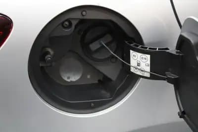 Vendo Renault Clio 2022 - 19800 EUR, 84000 km - AUTO.MOTO.pt