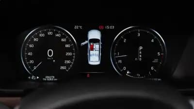 Sell Volvo S90 2016 - 24750 EUR, 266000 km - AUTO.MOTO.pt