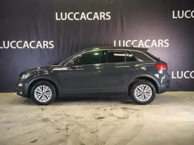 Vendo Volkswagen T-Roc 2018 - 16590 EUR, 116954 km - AUTO.MOTO.pt
