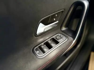 Vendo Mercedes-Benz A 180 2019 - 27950 EUR, 79000 km - AUTO.MOTO.pt