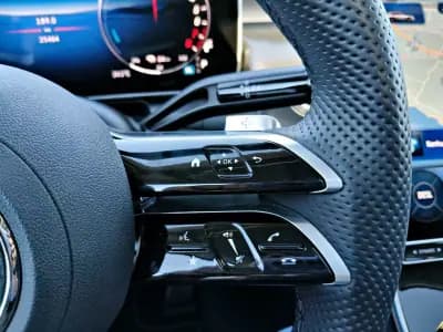 Vendo Mercedes-Benz GLC 400 2024 - 69990 EUR, 25400 km - AUTO.MOTO.pt