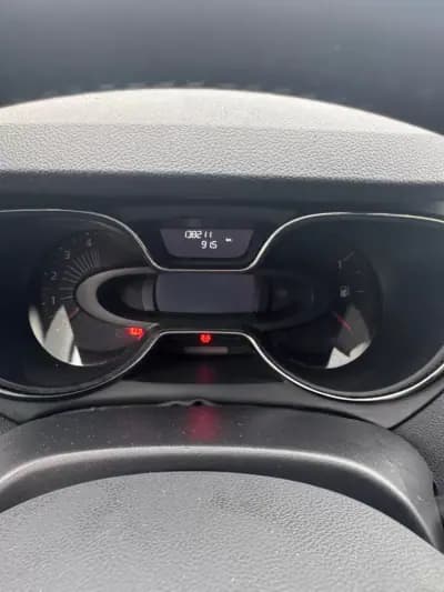 Vendo Renault Captur 2016 - 12490 EUR, 138211 km - AUTO.MOTO.pt