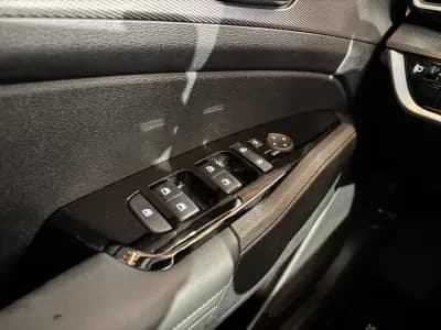 Sell Kia Sportage 2025 - 38900 EUR, 2350 km - AUTO.MOTO.pt