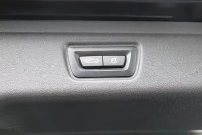 Vendo BMW 330 2025 - 54980 EUR, 18652 km - AUTO.MOTO.pt