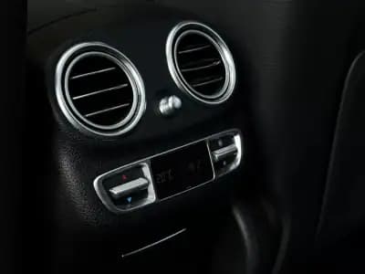 Sell Mercedes-Benz E 300 2019 - 33490 EUR, 105000 km - AUTO.MOTO.pt