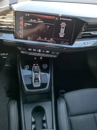 Vendo Audi Q4 e-tron 2023 - 38500 EUR, 36000 km - AUTO.MOTO.pt