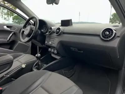 Sell Audi A1 2010 - 10950 EUR, 212000 km - AUTO.MOTO.pt