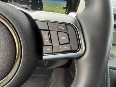 Vendo Jaguar F-Type 2023 - 70000 EUR, 21800 km - AUTO.MOTO.pt