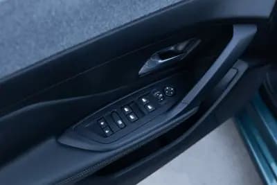 Sell Peugeot 308 SW 2023 - 23900 EUR, 99000 km - AUTO.MOTO.pt