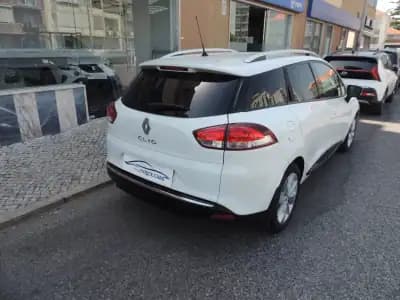 Sell Renault Clio Sport Tourer 2018 - 11950 EUR, 135500 km - AUTO.MOTO.pt