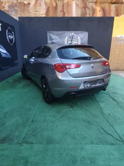 Sell Alfa Romeo Giulietta 2016 - 12990 EUR, 166000 km - AUTO.MOTO.pt