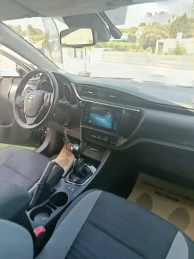 Vendo Toyota Auris 2015 - 12750 EUR, 184300 km - AUTO.MOTO.pt
