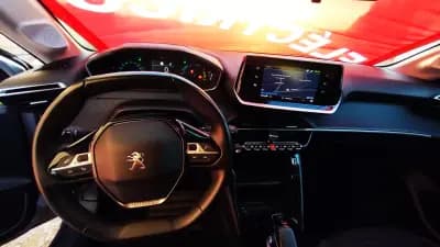 Sell Peugeot e-208 2021 - 17500 EUR, 49000 km - AUTO.MOTO.pt