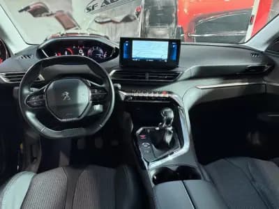 Vendo Peugeot 3008 2022 - 25490 EUR, 93958 km - AUTO.MOTO.pt