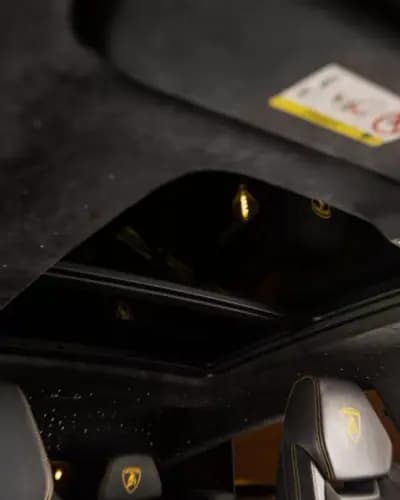 Vendo Lamborghini Urus 2020 - 305000 EUR, 104000 km - AUTO.MOTO.pt