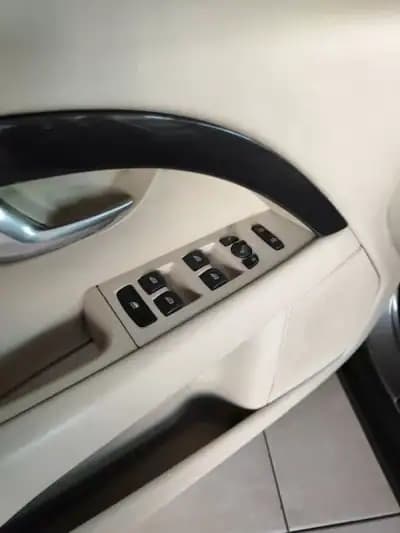 Sell Volvo XC 70 2010 - 13250 EUR, 324000 km - AUTO.MOTO.pt