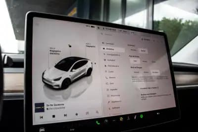 Sell Tesla Model Y 2023 - 37990 EUR, 39034 km - AUTO.MOTO.pt