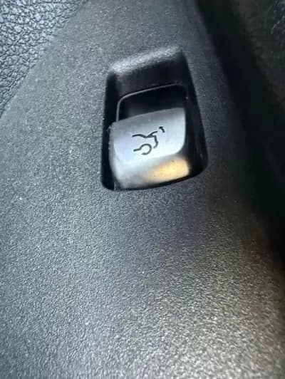 Sell Mercedes-Benz E 220 2017 - 31950 EUR, 241000 km - AUTO.MOTO.pt