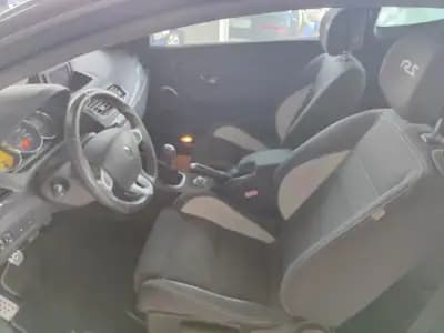 Vendo Renault Mégane Coupe 2010 - 18950 EUR, 157000 km - AUTO.MOTO.pt