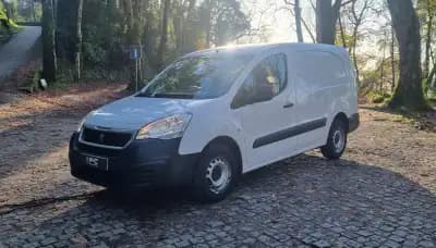 Vendo Peugeot Partner 2018 - 9450 EUR, 204000 km - AUTO.MOTO.pt