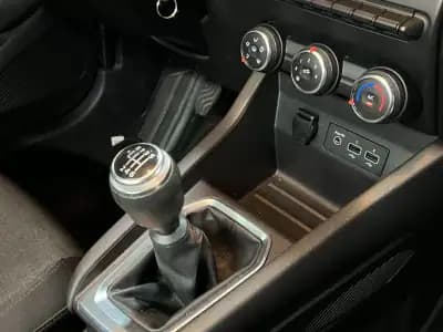 Vendo Renault Clio 2021 - 12990 EUR, 80000 km - AUTO.MOTO.pt