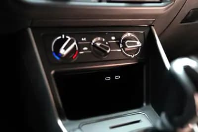 Vendo Volkswagen Taigo 2022 - 16490 EUR, 43000 km - AUTO.MOTO.pt