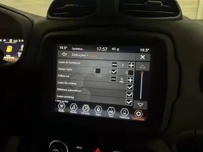 Vendo Jeep Renegade 2022 - 23950 EUR, 10796 km - AUTO.MOTO.pt