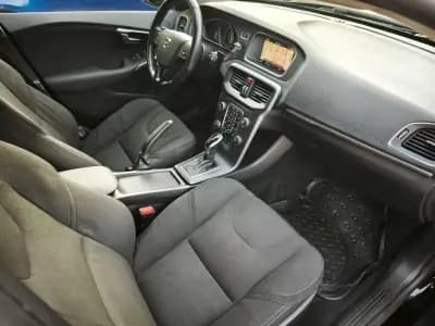 Sell Volvo V40 Cross Country 2017 - 18500 EUR, 100000 km - AUTO.MOTO.pt