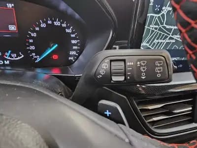 Vendo Ford Focus SW 2023 - 25800 EUR, 12412 km - AUTO.MOTO.pt