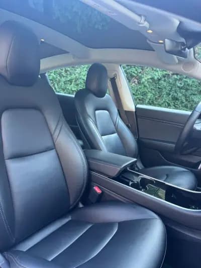 Vendo Tesla Model 3 2019 - 22900 EUR, 117000 km - AUTO.MOTO.pt