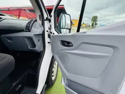 Vendo Ford Transit 2019 - 21999 EUR, 169000 km - AUTO.MOTO.pt