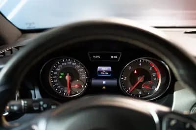 Vendo Mercedes-Benz GLA 180 2017 - 17900 EUR, 228238 km - AUTO.MOTO.pt